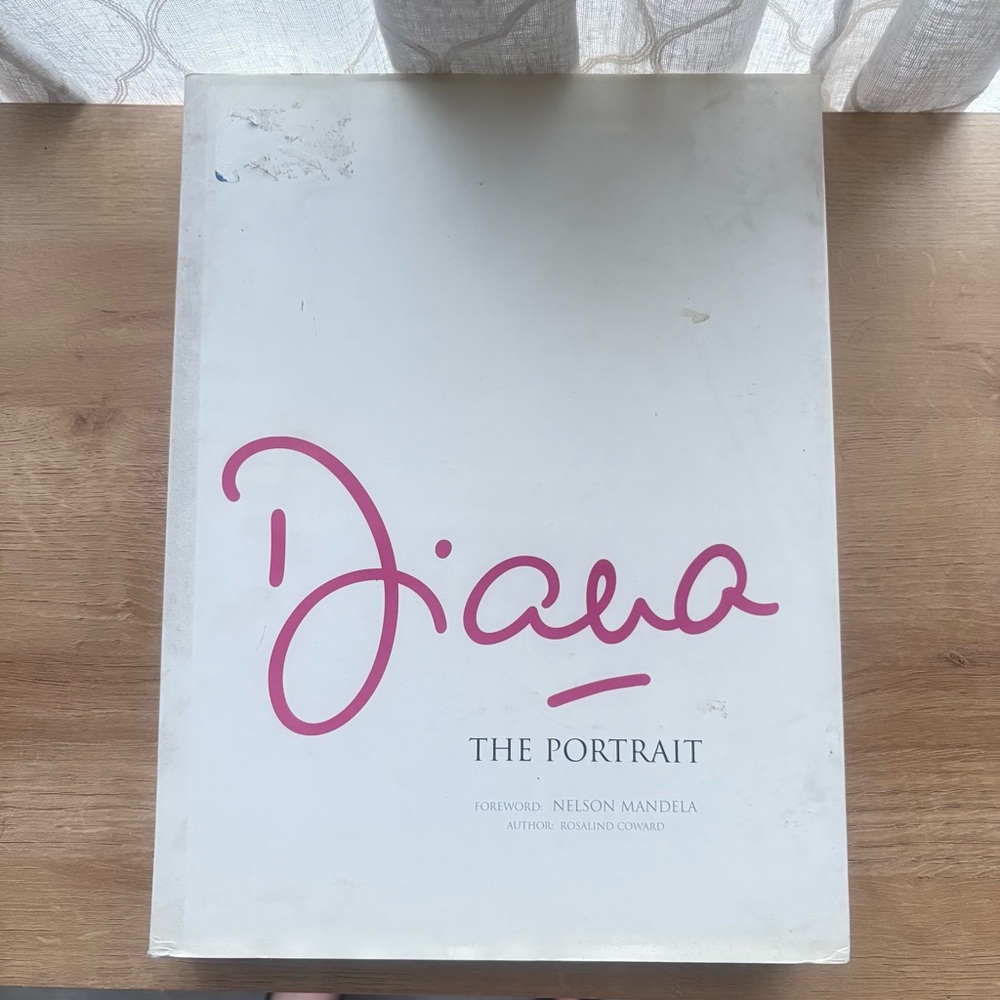 🏡Diana: The Portrait - White & Pink Coffee Table Hardcover Book